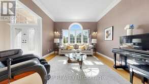 36 MAPLEHYRN AVENUE | East Gwillimbury Ontario | Slide Image Seven