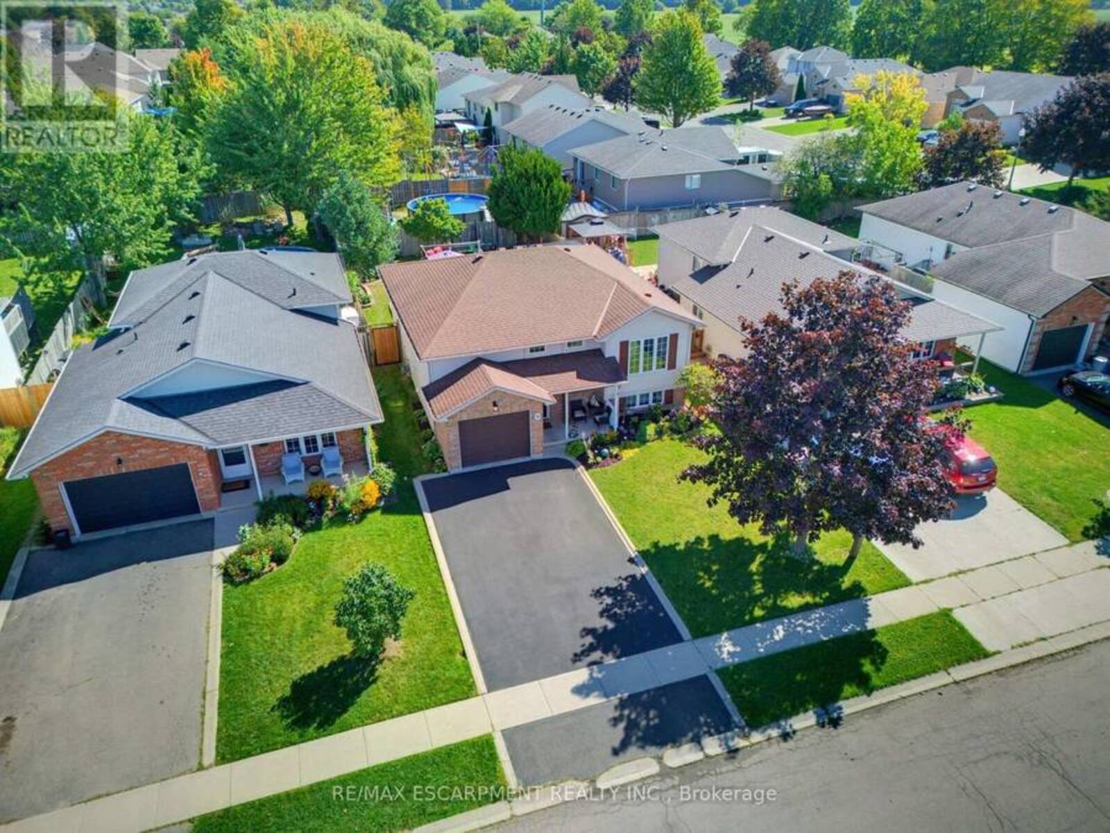 6 STUART STREET W, Caledonia, Ontario N3W 2L3