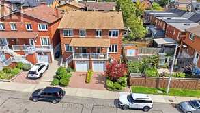 98 BEAVER TERRACE | Toronto Ontario | Slide Image Three