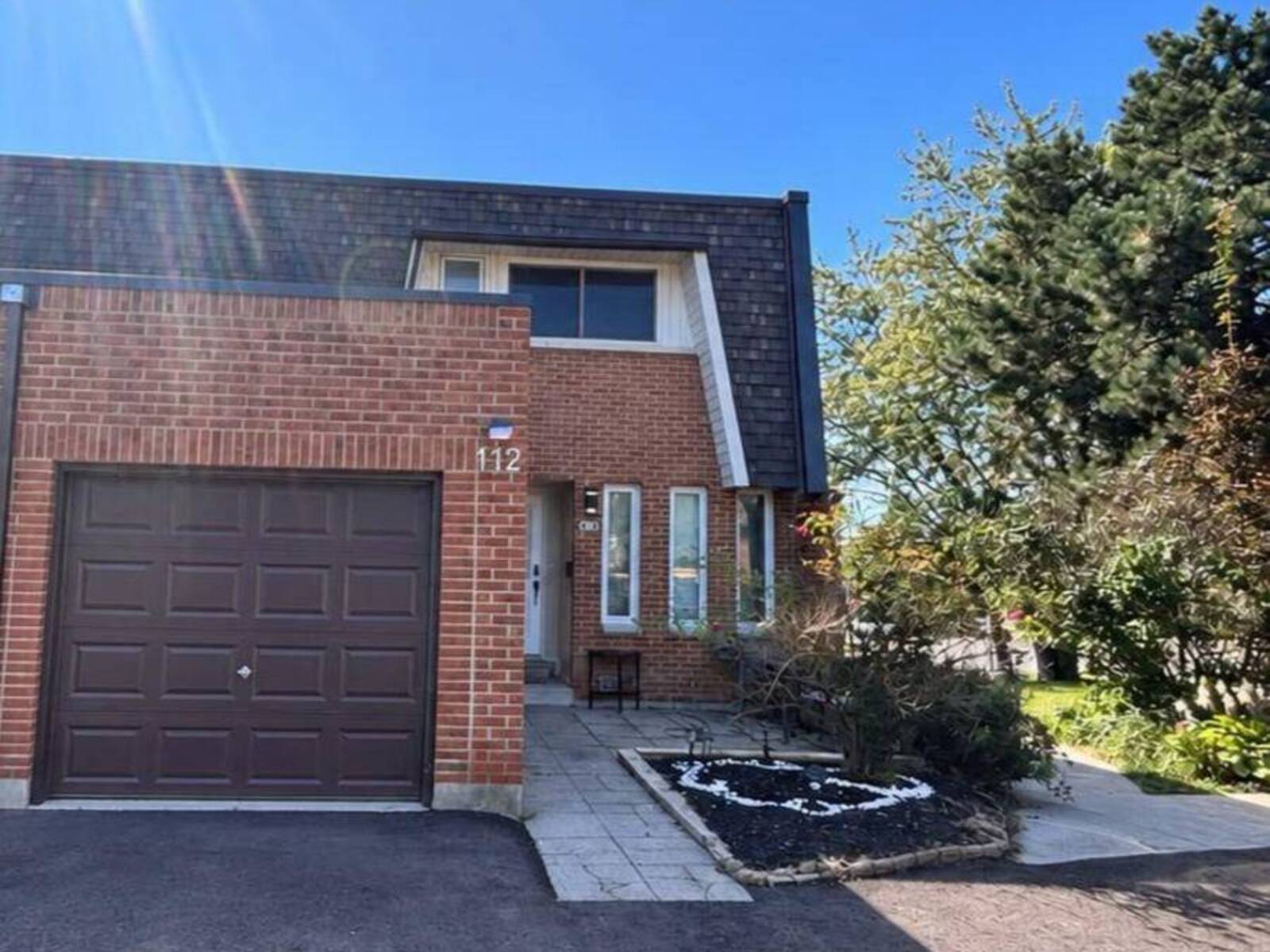112 DEACON LANE, Ajax, Ontario L1S 2T3