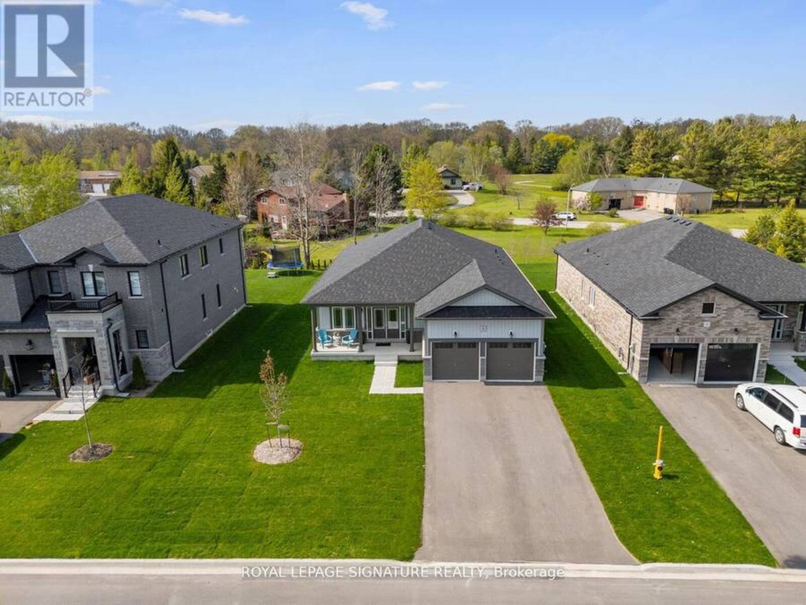 8 MISTY RIDGE ROAD, Wasaga Beach, Ontario L9Z 0R8