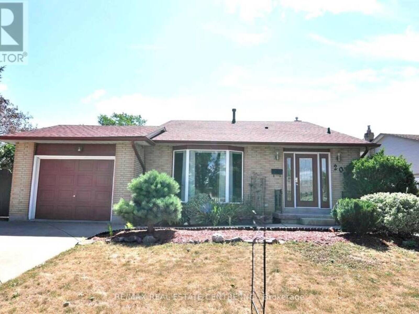 20 AINSWORTH STREET, Hamilton, Ontario L8J 1T1