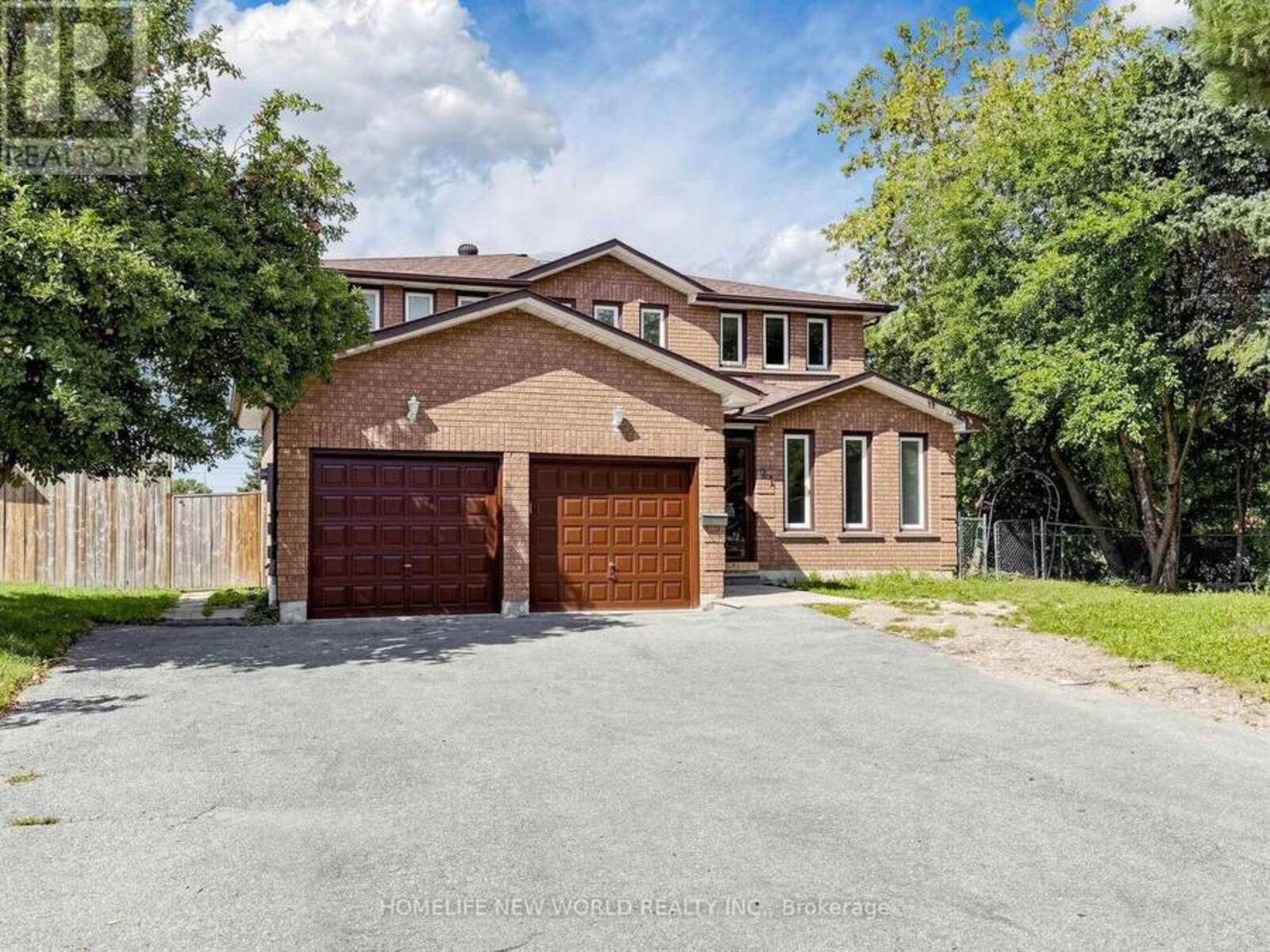 21 LOVEKIN GROVE, Toronto, Ontario M1T 3T5