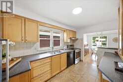 19 DECARIE CIRCLE | Toronto Ontario | Slide Image Nineteen