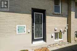 19 DECARIE CIRCLE | Toronto Ontario | Slide Image Forty-four