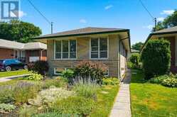 19 DECARIE CIRCLE | Toronto Ontario | Slide Image Forty-six
