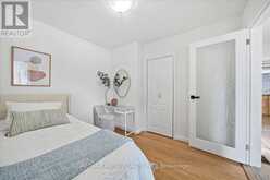 19 DECARIE CIRCLE | Toronto Ontario | Slide Image Seven
