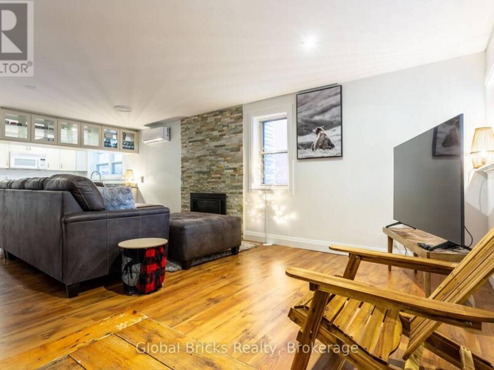 648 10TH LINE, Innisfil, Ontario L9S 3N7