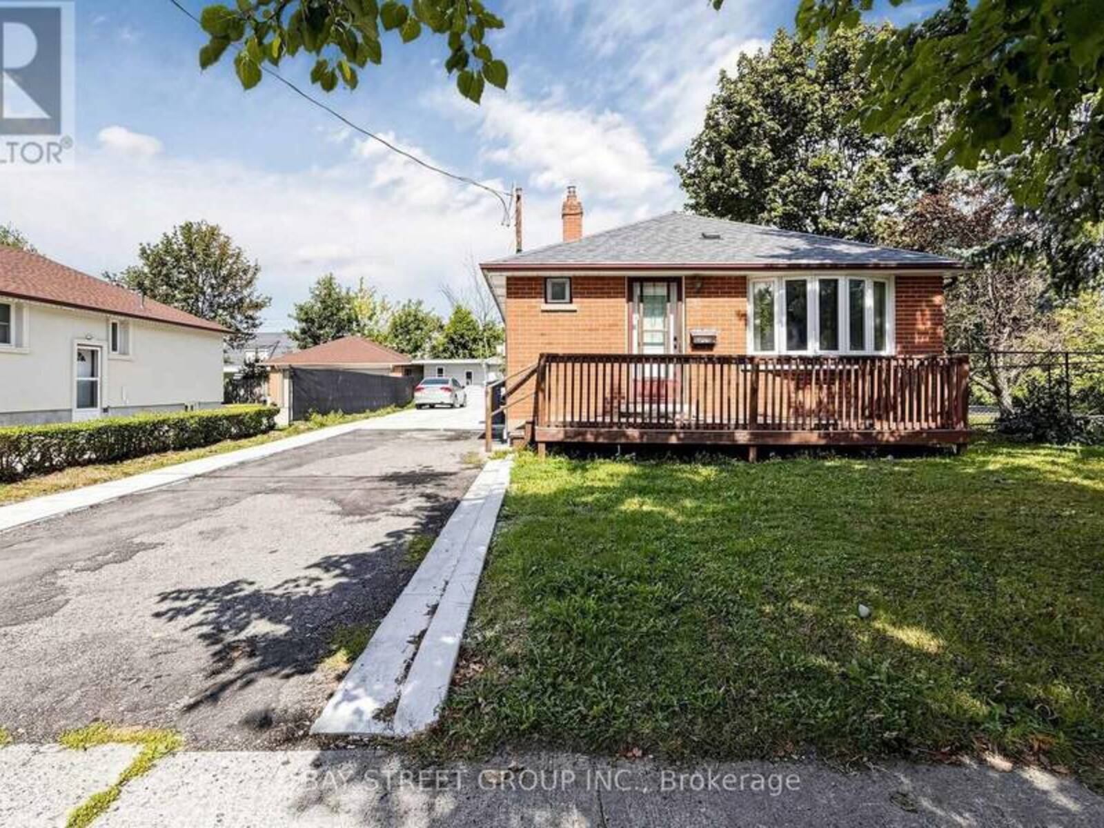 26 SUNSET BOULEVARD, Brampton, Ontario L6X 1W9