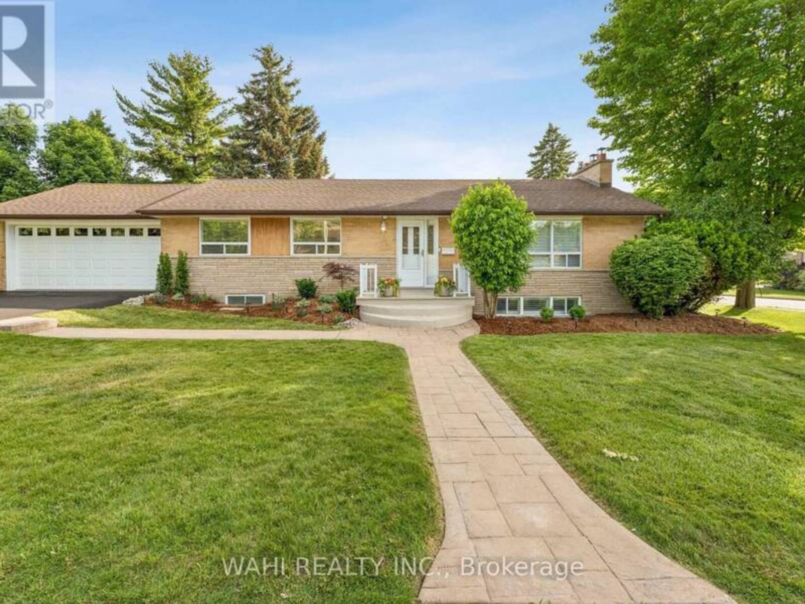 39 NANWOOD DRIVE, Brampton, Ontario L6W 1L7