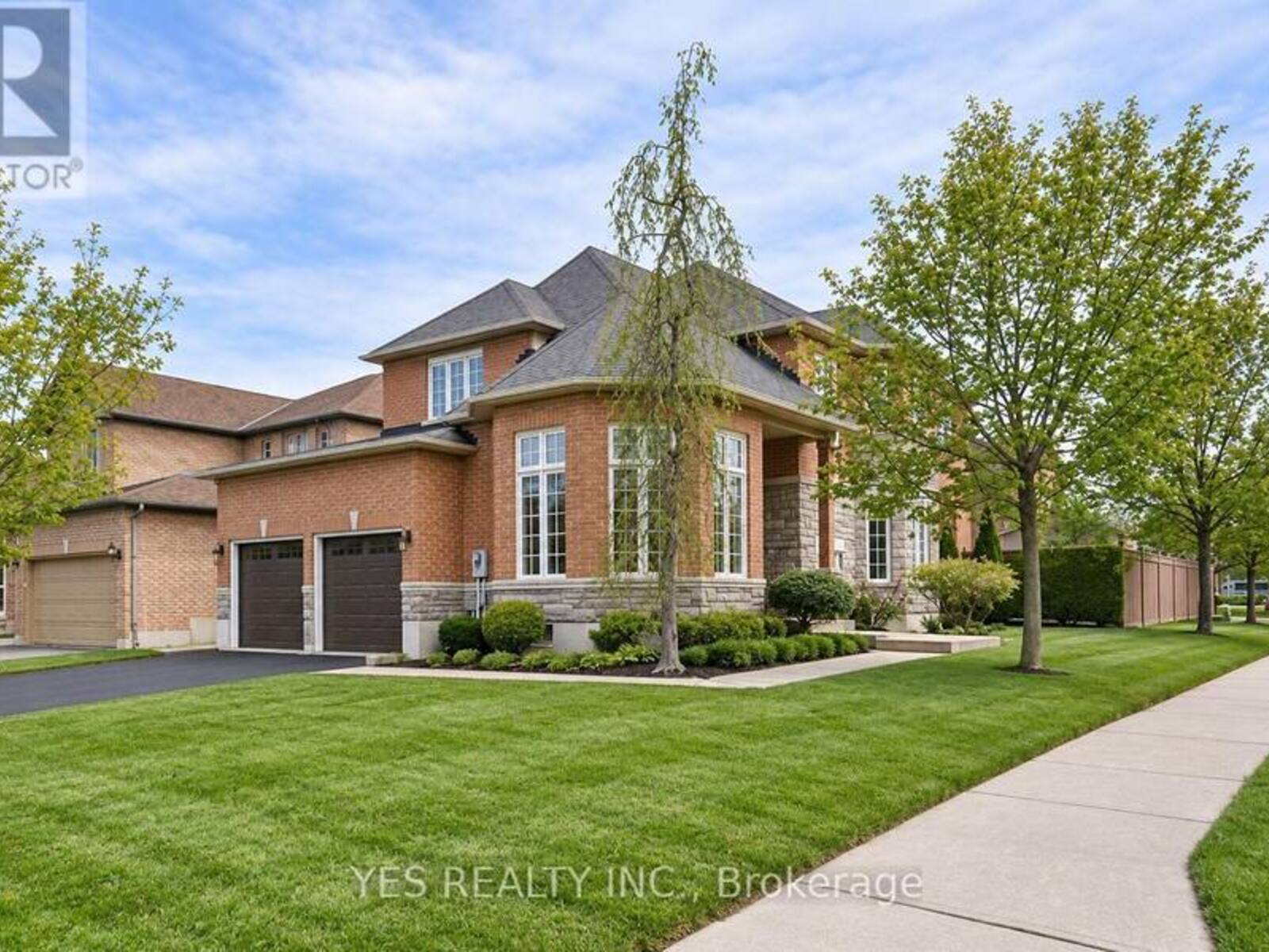 17 SNOWCAP ROAD, Brampton, Ontario L6R 1W2
