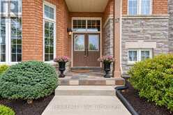 17 SNOWCAP ROAD | Brampton Ontario | Slide Image Three