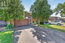 2330 GLASTONBURY ROAD S | Burlington Ontario | Slide Image Three