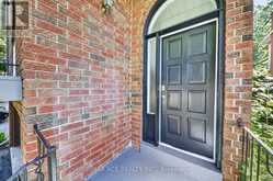 2330 GLASTONBURY ROAD S | Burlington Ontario | Slide Image Five