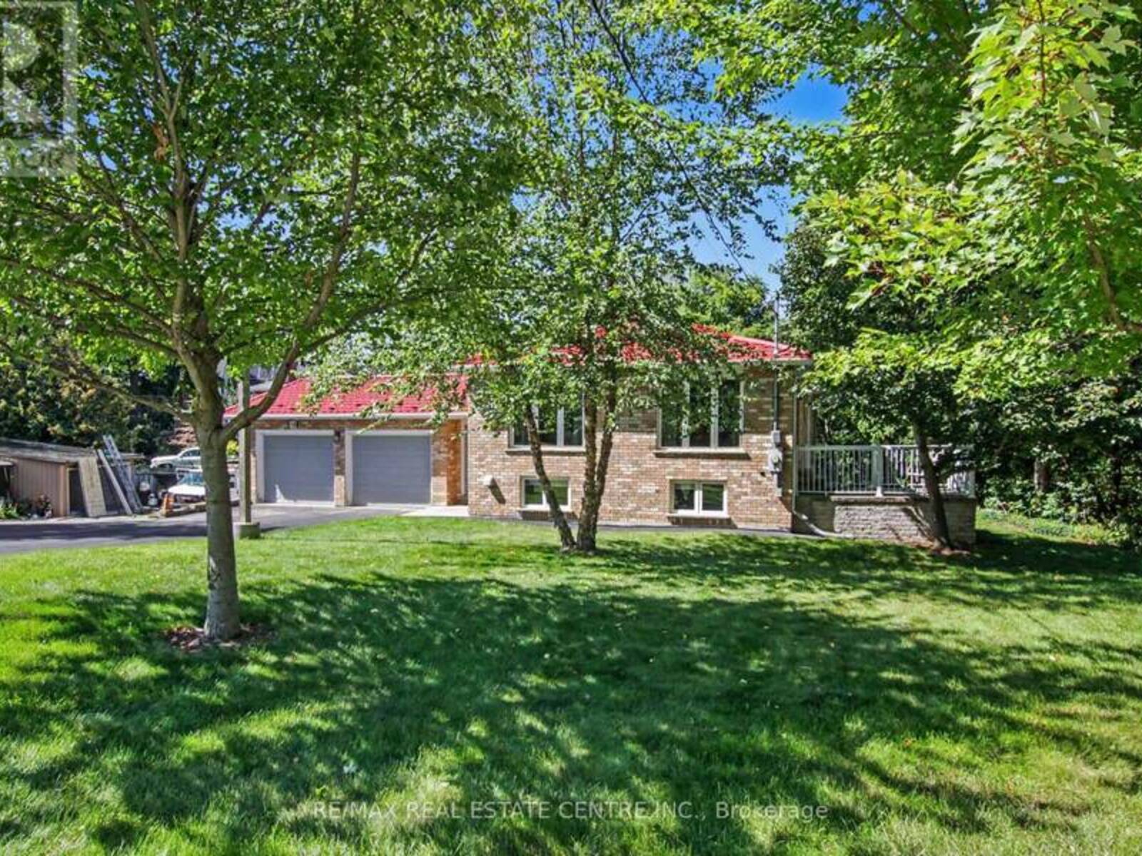 16 MAIN STREET, Ayr, Ontario N0B 1E0