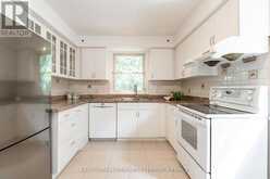 90 BEDFORD PARK AVENUE | Richmond Hill Ontario | Slide Image Six