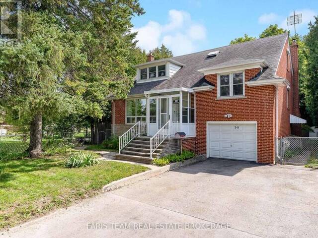 90 BEDFORD PARK AVENUE Richmond Hill Ontario, L4C 2N8 - 4 Bedrooms Home For Sale