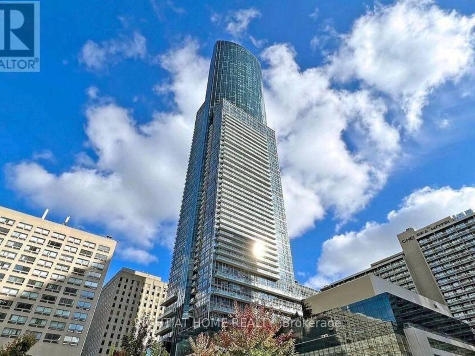2213 - 386 YONGE STREET, Toronto, Ontario M5B 0A5