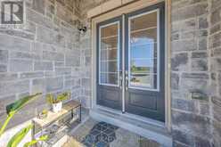 7 CRANLEY ROAD | East Gwillimbury Ontario | Slide Image Two