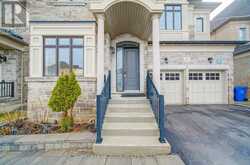 43 MIKE BOSHEVSKI COURT | Aurora Ontario | Slide Image Three