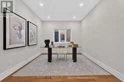 23 MACKAY DRIVE | Richmond Hill Ontario | Slide Image Twelve