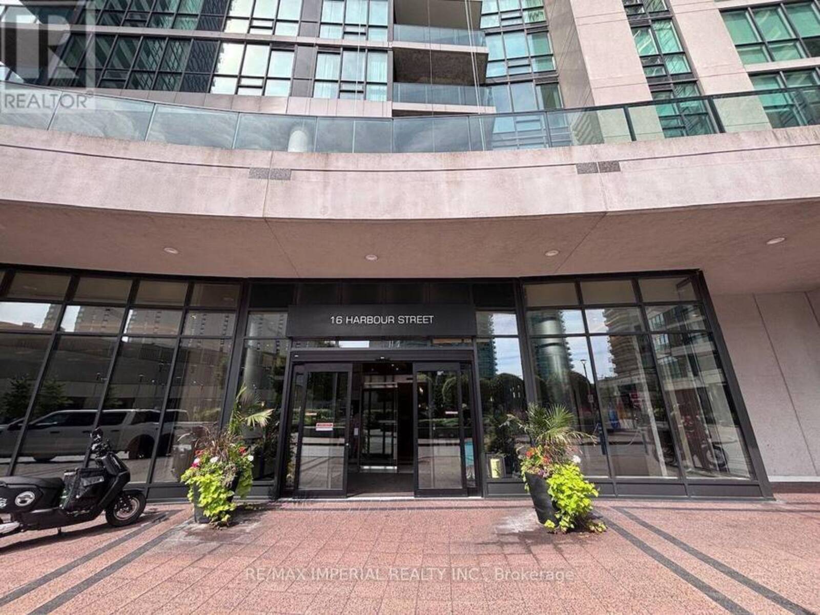 3707 - 16 HARBOUR STREET, Toronto, Ontario M5J 2Z7