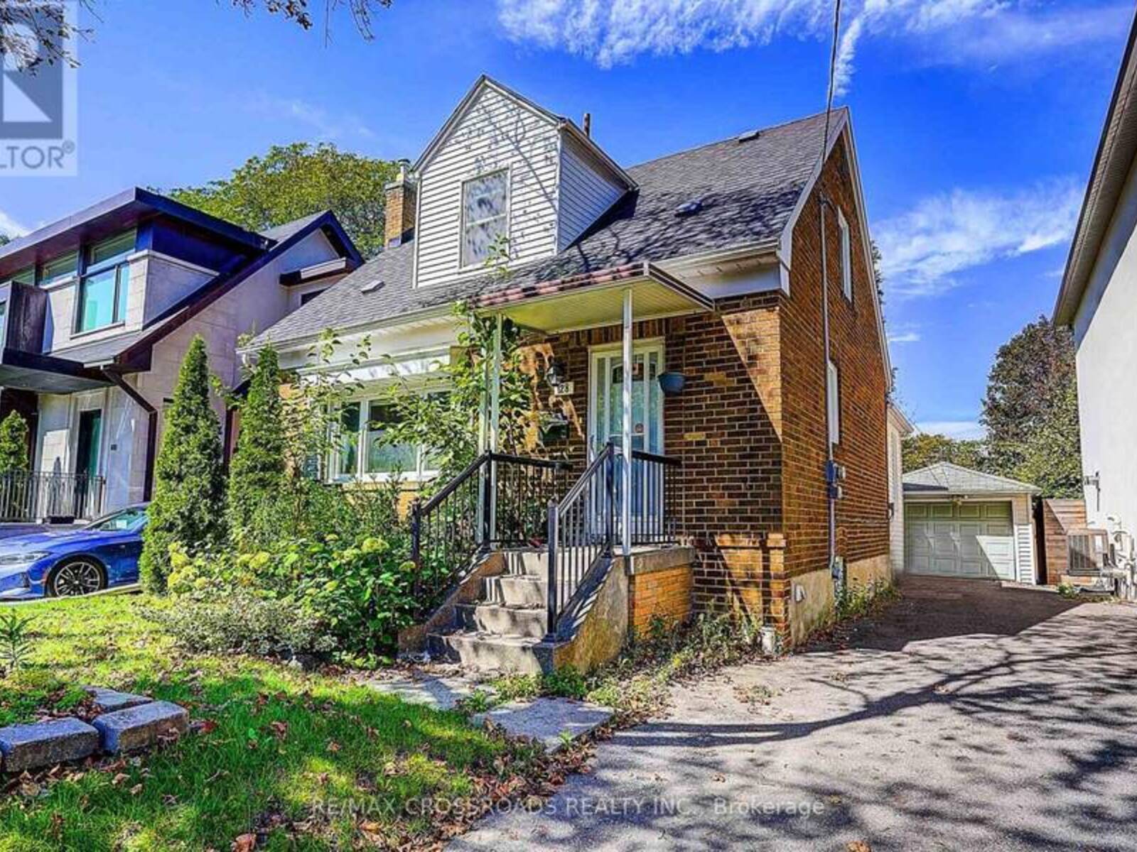 128 LEACREST ROAD, Toronto, Ontario M4G 1E8