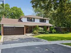 34 RUSTYWOOD DRIVE Toronto Ontario, M3A 1R8