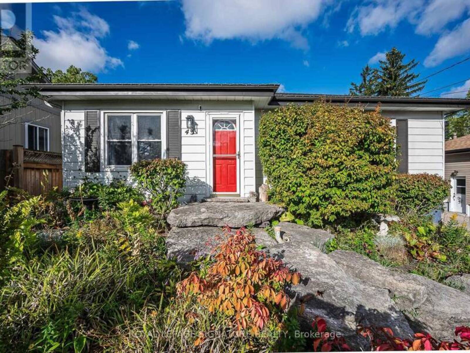 43 LAKE AVENUE N, Hamilton, Ontario L8E 1L2
