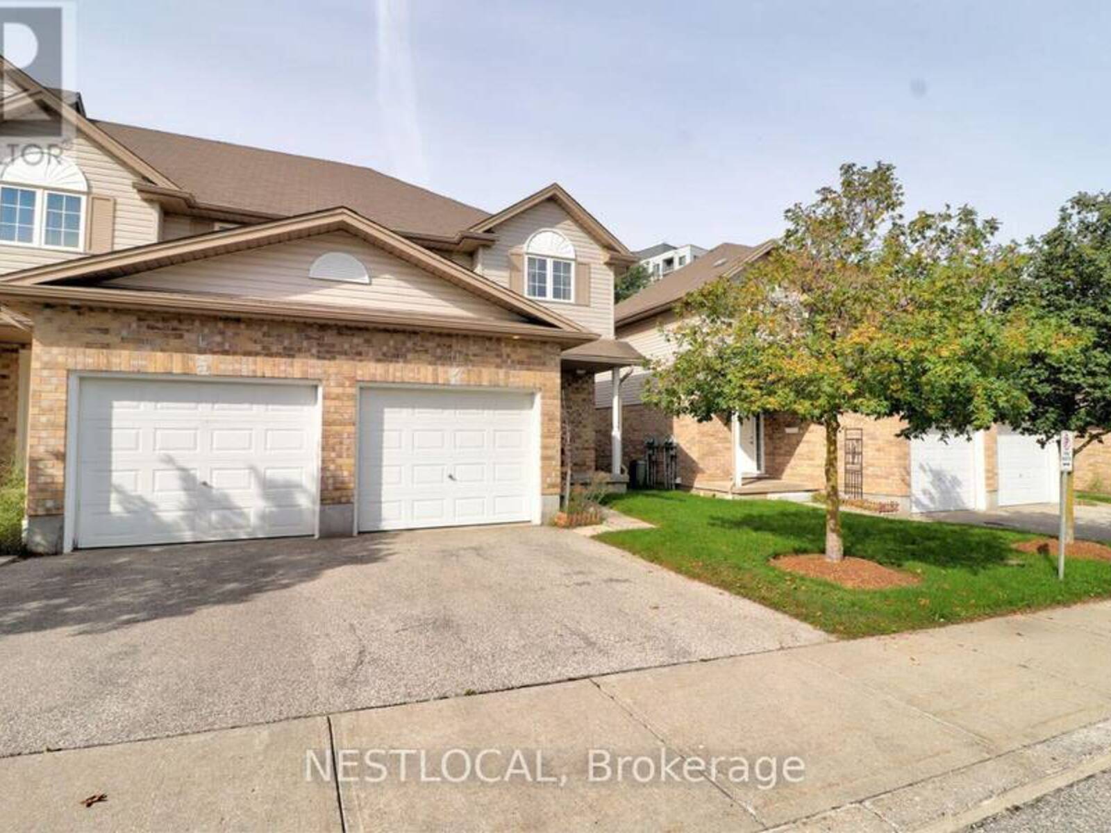 11 - 10 FALLOWFIELD DRIVE, Kitchener, Ontario N2C 0A4