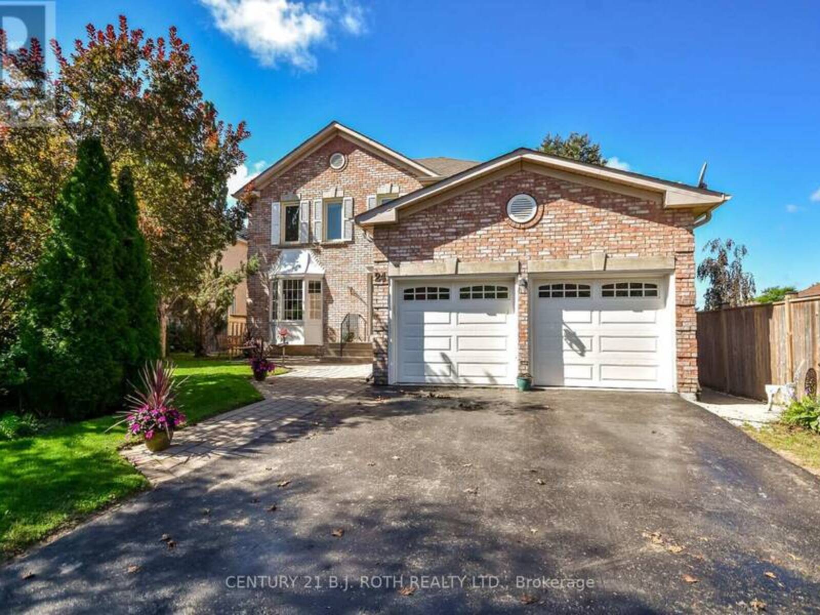 24 GRAND FOREST DRIVE, Barrie, Ontario L4N 7E8