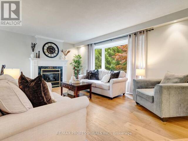 652 MEADOW LANE Burlington Ontario, L7L 4R8 - 3 Bedrooms Home For Sale