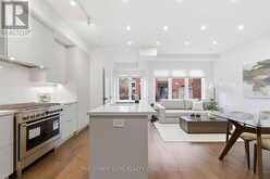18 - 9R CLINTWOOD GATE | Toronto Ontario | Slide Image Nine