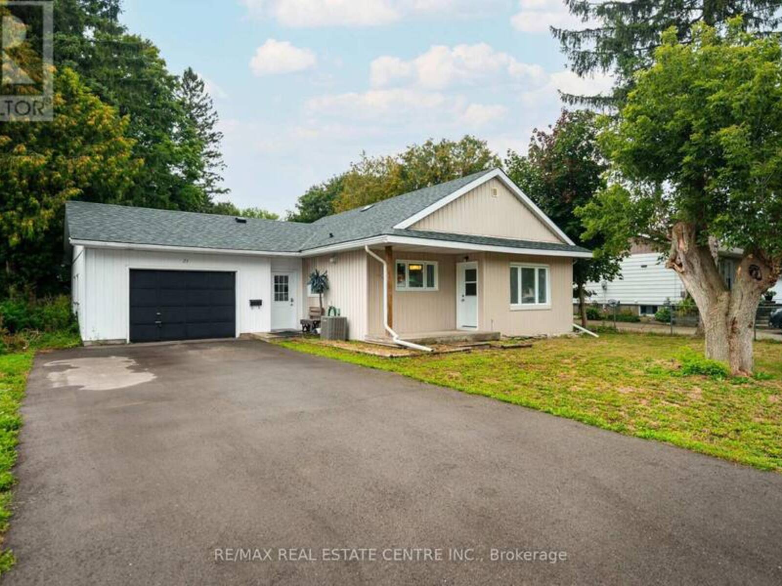23 THIRD STREET, Orangeville, Ontario L9W 2B2