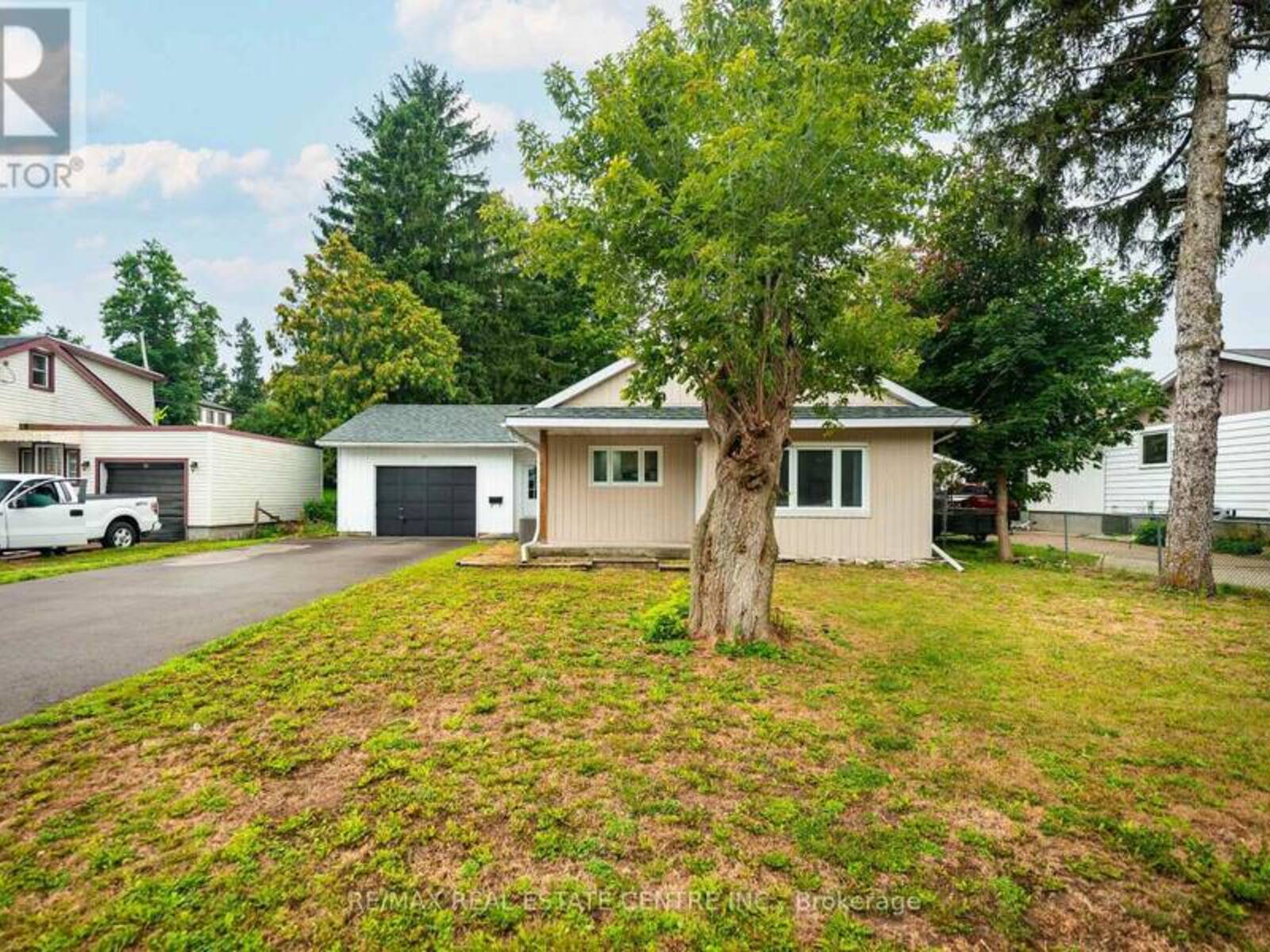 23 THIRD STREET, Orangeville, Ontario L9W 2B2