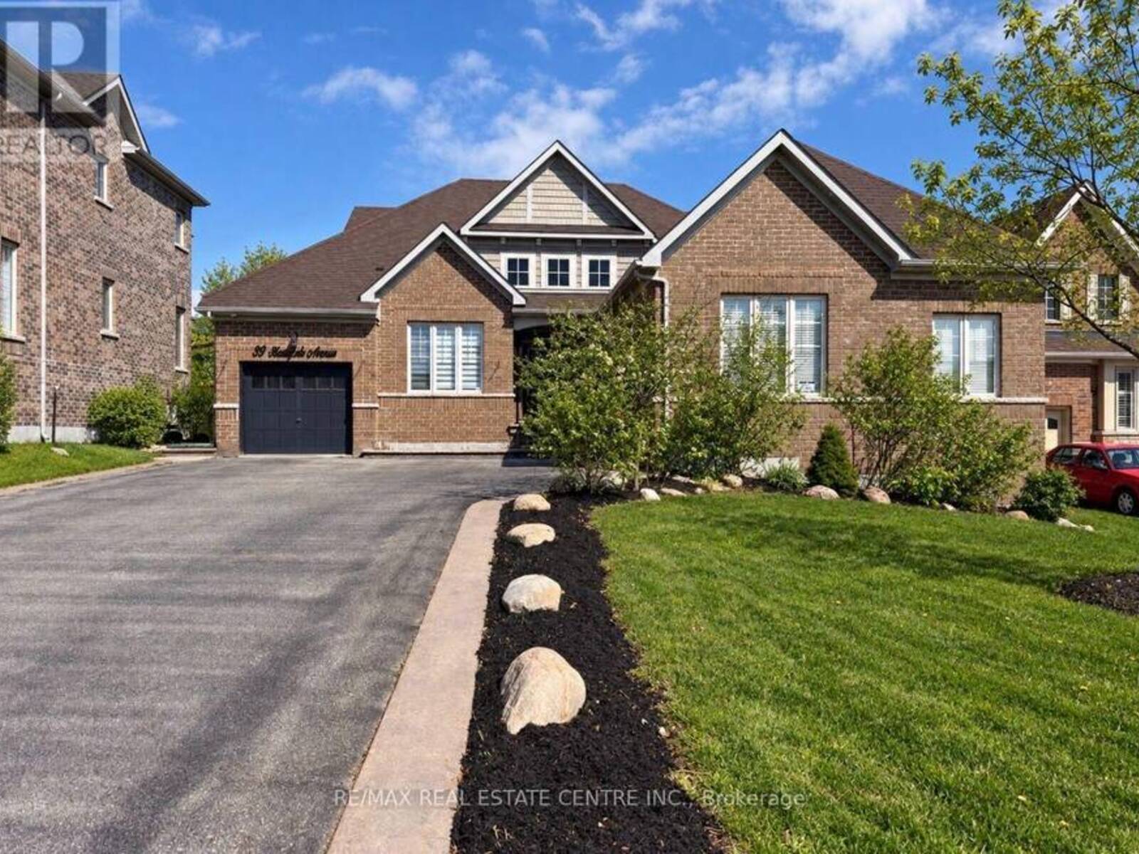 33 STONEGATE AVENUE, Mono, Ontario L9W 6X1