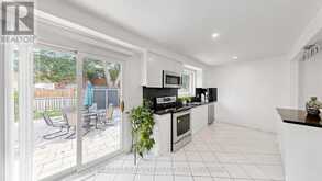 27 BEDLE AVENUE | Toronto Ontario | Slide Image Sixteen