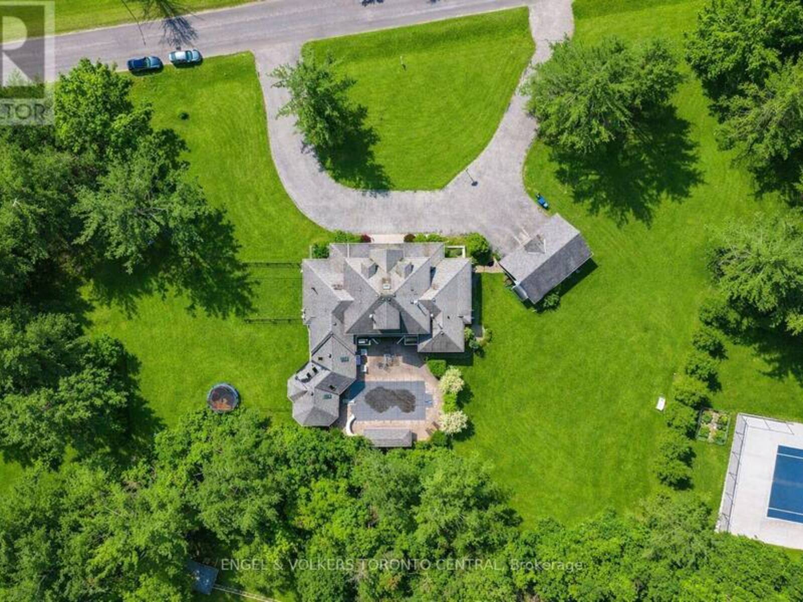 1946 WILKINSON STREET, Innisfil, Ontario L9S 1X3
