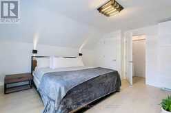 32 CASTLEBAR ROAD | Toronto Ontario | Slide Image Eight