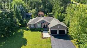 19 EDER TRAIL | Springwater Ontario | Slide Image One