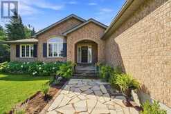 19 EDER TRAIL | Springwater Ontario | Slide Image Four