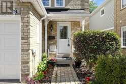 74 HEATHCLIFFE SQUARE | Brampton Ontario | Slide Image Three
