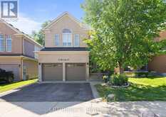 8 BURNABY DRIVE | Georgina Ontario | Slide Image Three