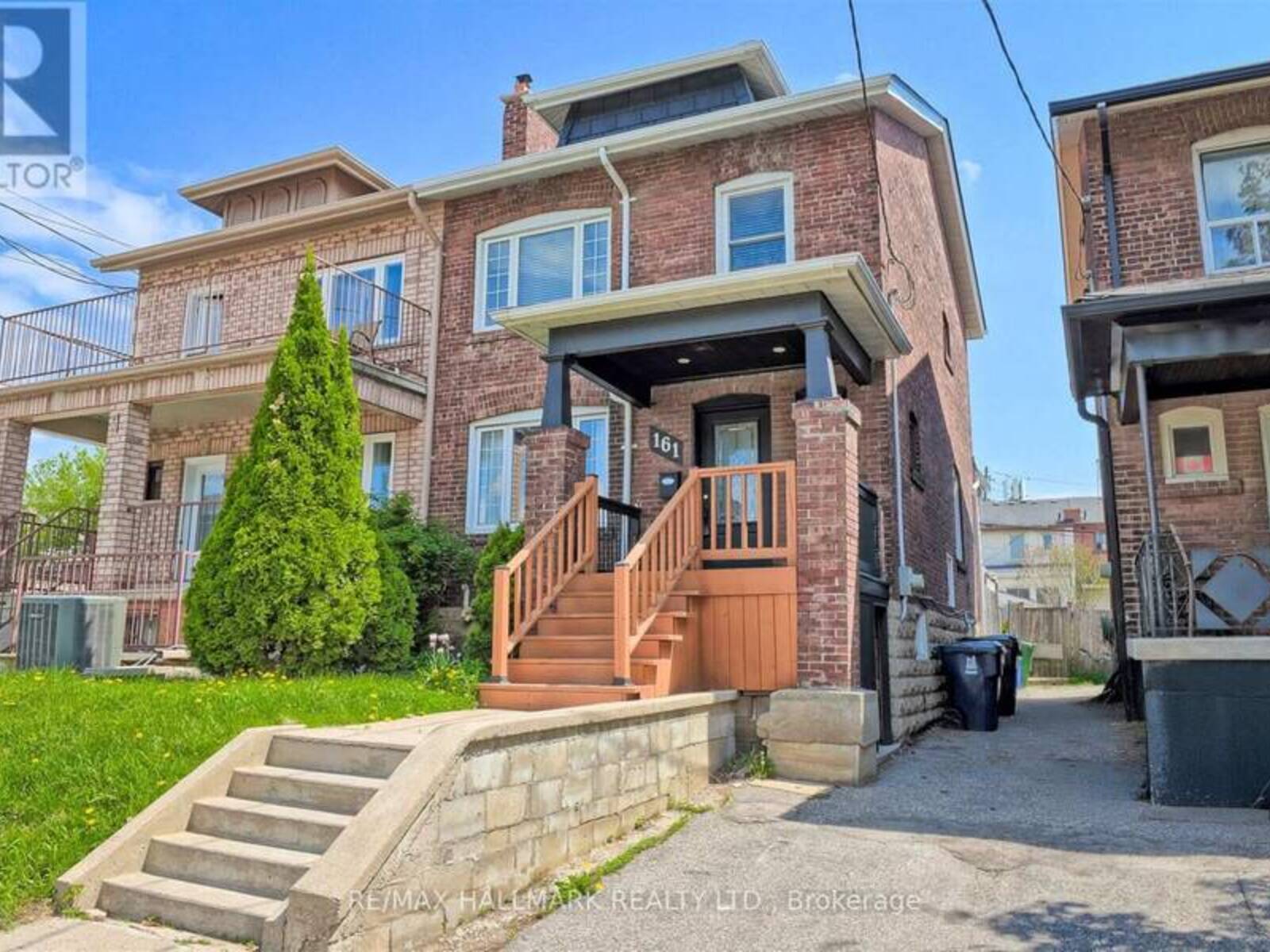 161 SELLERS AVENUE, Toronto, Ontario M6E 3V1