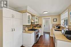 33 MCDONALD DRIVE | Aurora Ontario | Slide Image Nine
