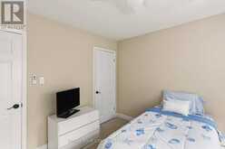 33 MCDONALD DRIVE | Aurora Ontario | Slide Image Thirteen