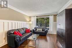 33 MCDONALD DRIVE | Aurora Ontario | Slide Image Five