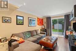 33 MCDONALD DRIVE | Aurora Ontario | Slide Image Eighteen