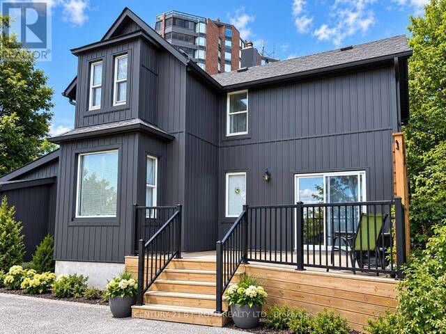 253 DUNLOP STREET E Barrie Ontario, L4M 1B6 - 3 Bedrooms Home For Sale