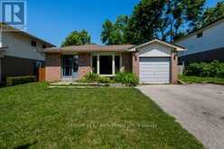 36 CYNTHIA COURT | Barrie Ontario | Slide Image One